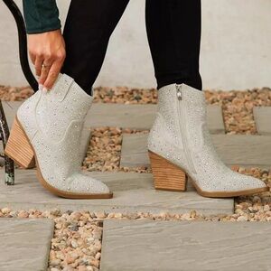 🤠💎 white rhinestoned Summerconcert Boots🤠💎
